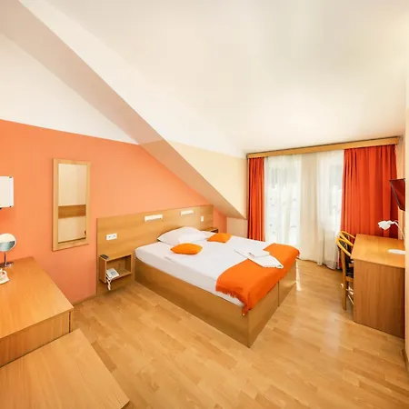 Tabor 3* Prague