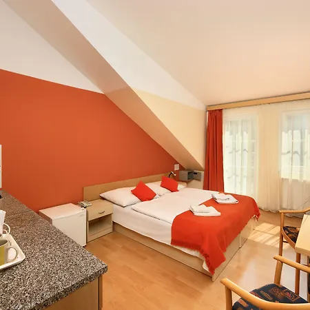 Otel Tabor 3*