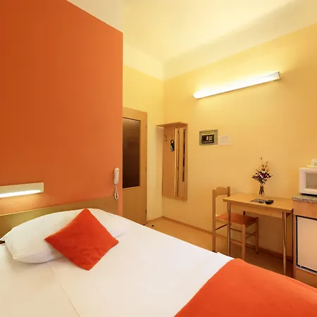 Otel Tabor 3*