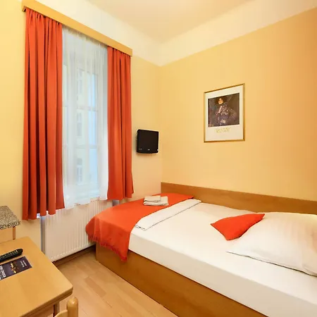 Otel Tabor 3*